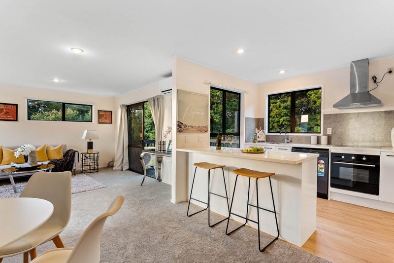 5 Grevillea Court, Totara Heights, Auckland - Carousel 1