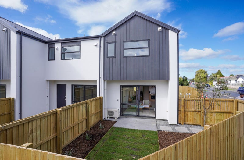 6/2 Huia Street, Riccarton, Christchurch - Carousel 1