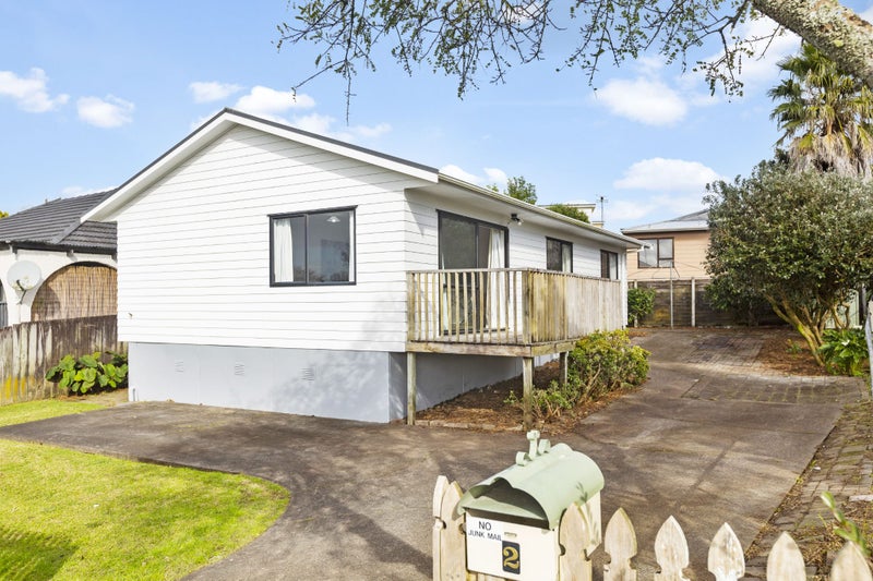 2 Beaufield Lane, Te Atatu Peninsula, Auckland - Carousel 1