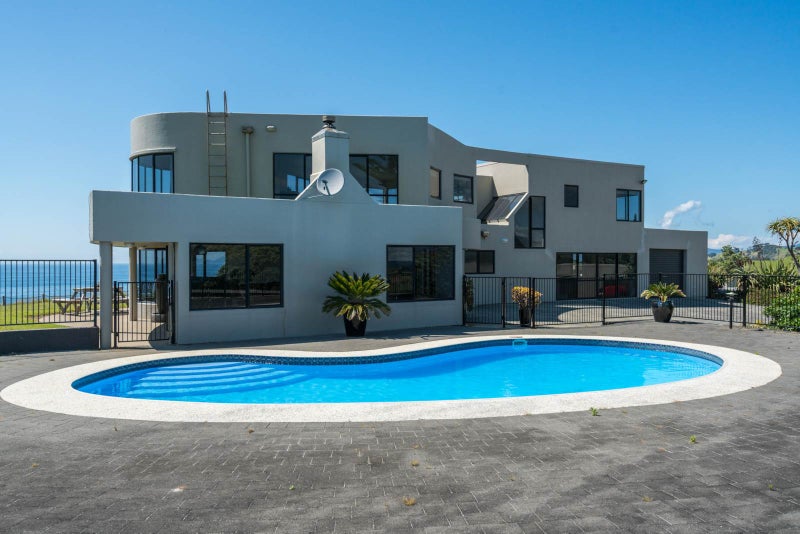 696 Taiharuru Road, Onerahi - Carousel 2