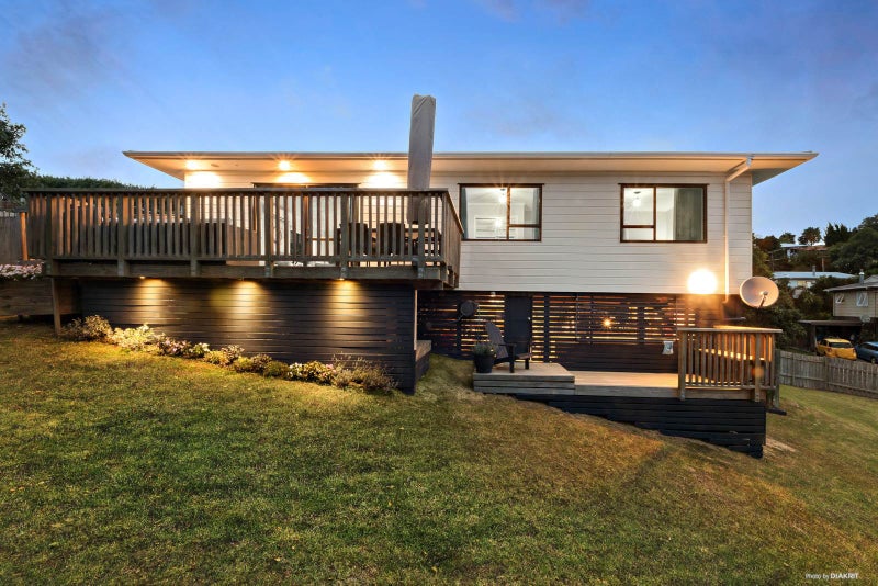 40 Sungrove Rise, Sunnyvale, Auckland - Carousel 1