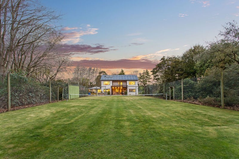41 Kingcraft Drive, Christchurch - Carousel 2