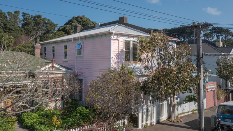 38 Roy Street, Newtown, Wellington - Carousel 1