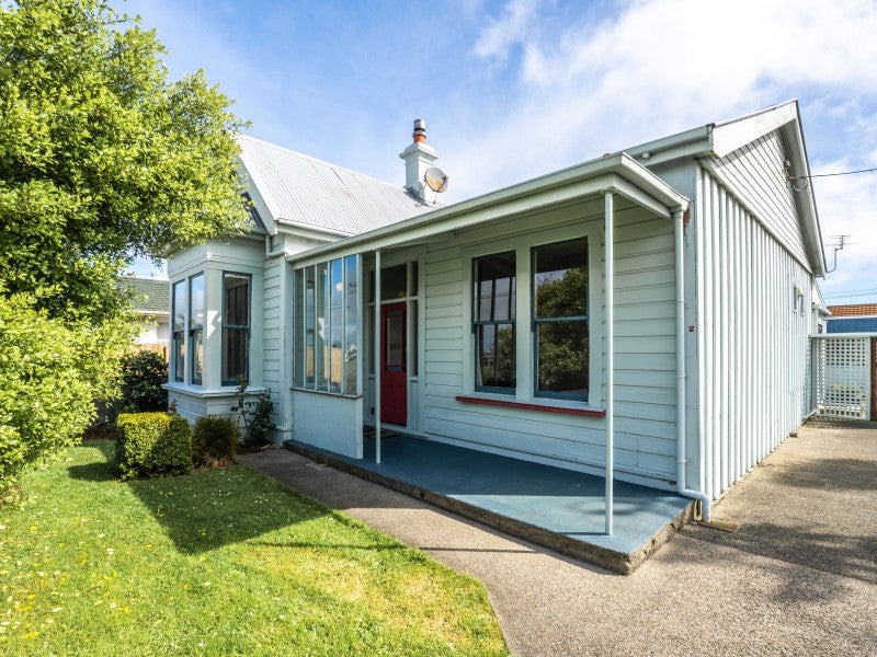 2 Hardy Street, Saint Kilda, Dunedin - Carousel 1
