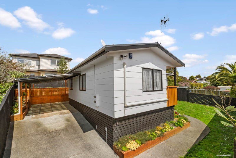 17A Cleghorn Avenue, Mount Roskill, Auckland - Carousel 2