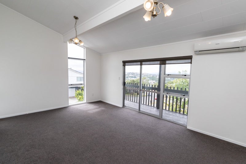 11 Nalanda Crescent, Broadmeadows, Wellington - Carousel 2