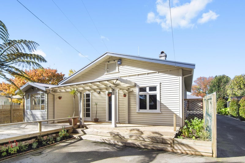 10 Stanley Street, Claudelands, Hamilton - Carousel 1