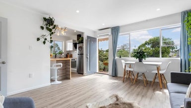 4/2 Kathleen Street, Totara Vale, Auckland - Carousel 1