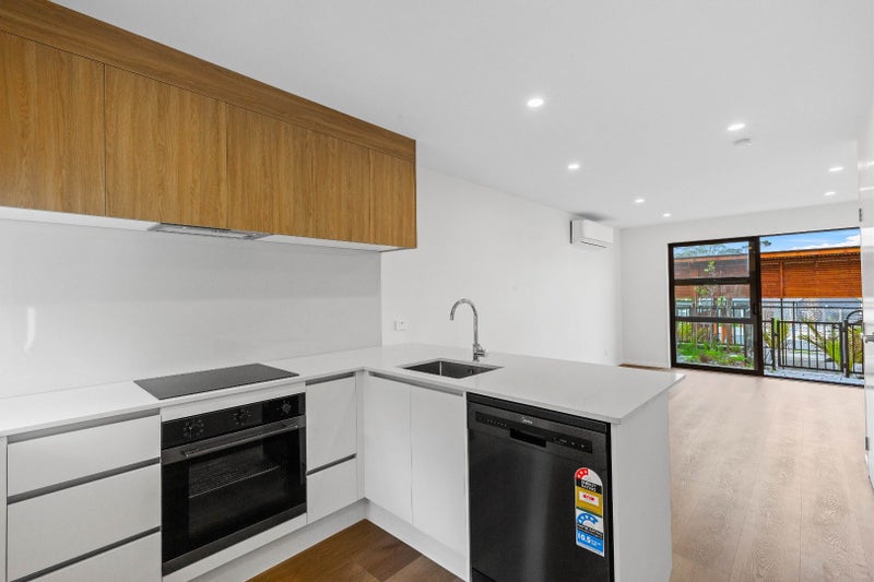 6/85 Selo Street, Glen Eden, Auckland - Carousel 1