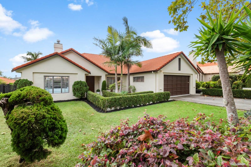 6 Brooke Ridge Rise, East Tamaki Heights, Auckland - Carousel 2