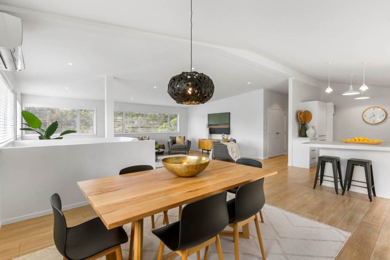 18 Sandford Street, Campbells Bay, Auckland - Carousel 2