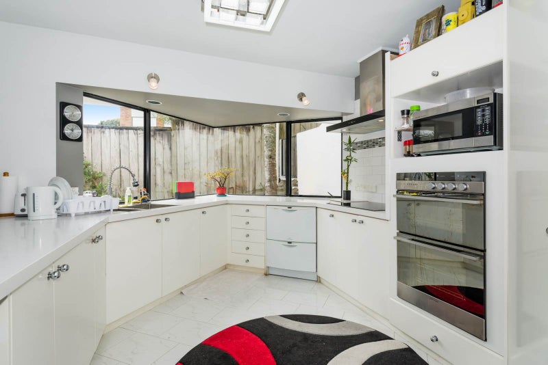 3/8 Sunnynook Road, Sunnynook, Auckland - Carousel 1