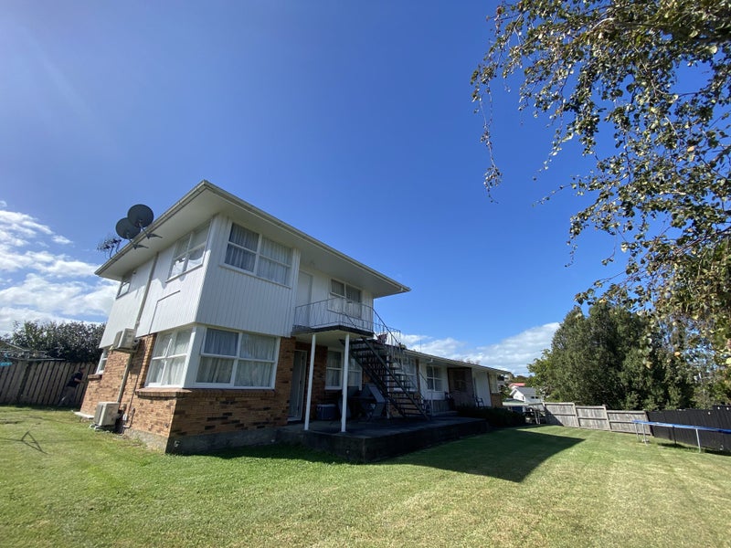 2 Hawthorne Place, Ellerslie, Auckland - Carousel 2