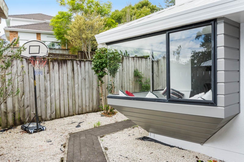 3/8 Sunnynook Road, Sunnynook, Auckland - Carousel 24
