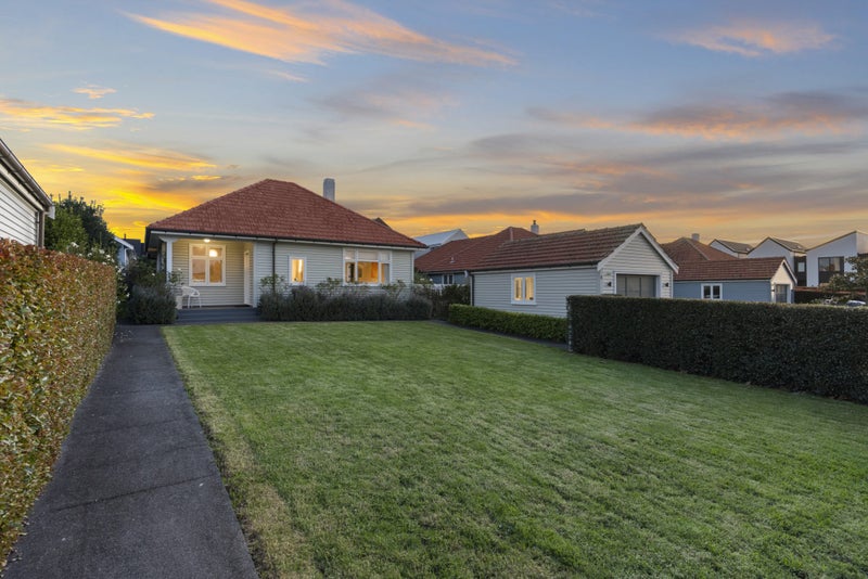 8 Sunderland Avenue, Hobsonville, Auckland - Carousel 1