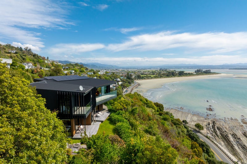 36 The Cliffs, Britannia Heights, Nelson - Carousel 36
