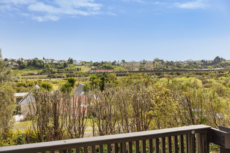 22 Laurence Street, Gate Pa, Tauranga - Carousel 23