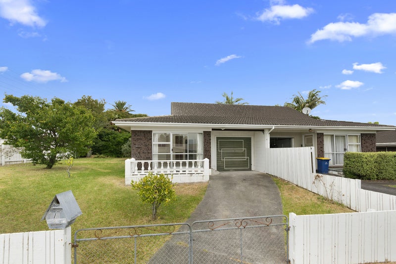 1/2 Palm Court Drive, Glen Eden, Auckland - Carousel 1