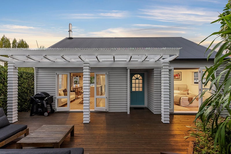 17 Rukutai Street, Orakei, Auckland - Carousel 1