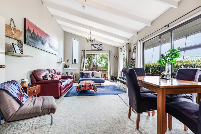 26 Hinton Avenue, Forest Lake, Hamilton - Carousel 1