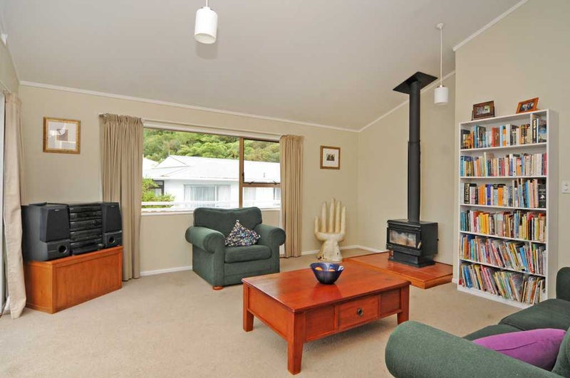 19 Ngarimu Grove, Ngaio, Wellington - Carousel 2