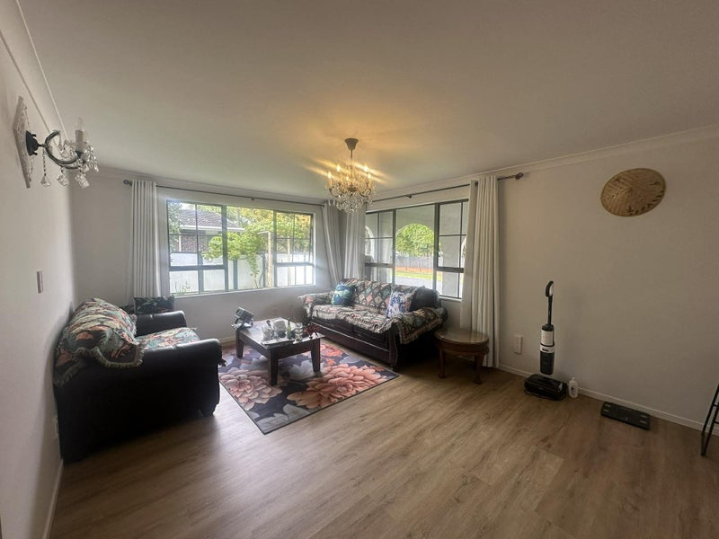 2 McEnroe Grove, Naenae, Lower Hutt - Carousel 2