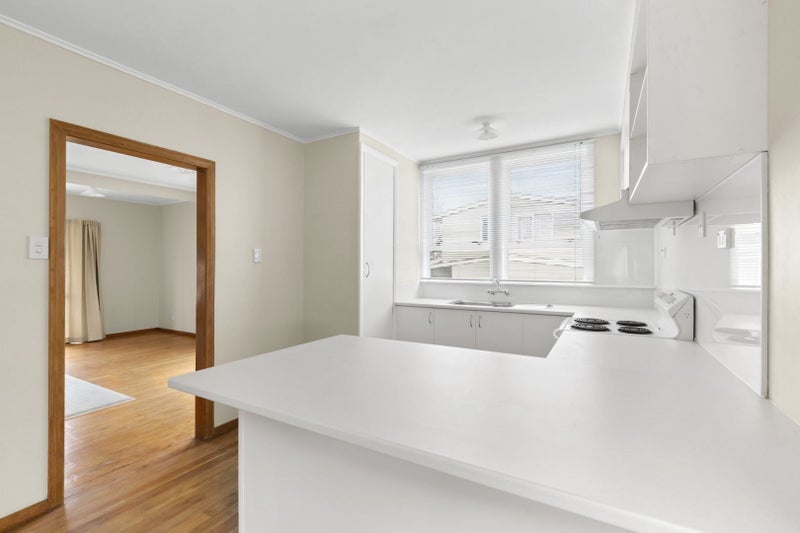 29 Cook Street, Marfell, New Plymouth - Carousel 1