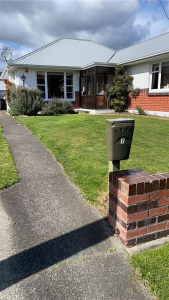 7 Courtenay Road, Heretaunga, Upper Hutt - Carousel 1