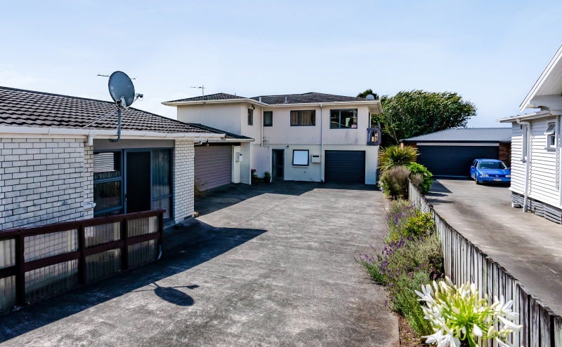 2/65 Northgate, Strandon, New Plymouth - Carousel 18