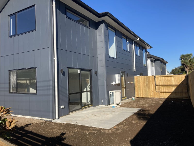 3/4 Whyte Street, Hamilton East, Hamilton - Carousel 13