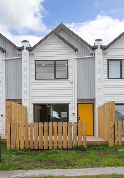 3/10 Rimu Street, New Lynn, Auckland - Carousel 2