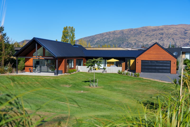 1A Maggies Way, Wanaka - Carousel 2