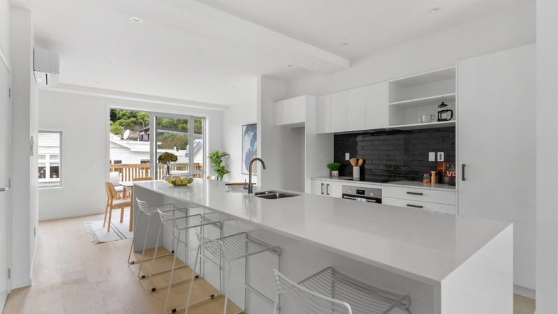 25B Liffey Street, Island Bay, Wellington - Carousel 1