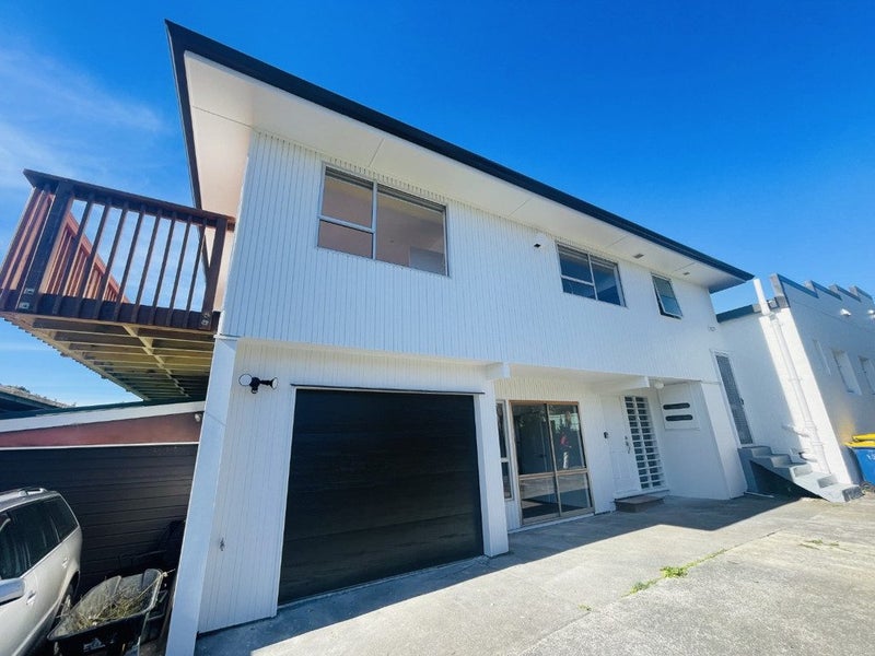 1/54 Lynwood Road, New Lynn, Auckland - Carousel 1