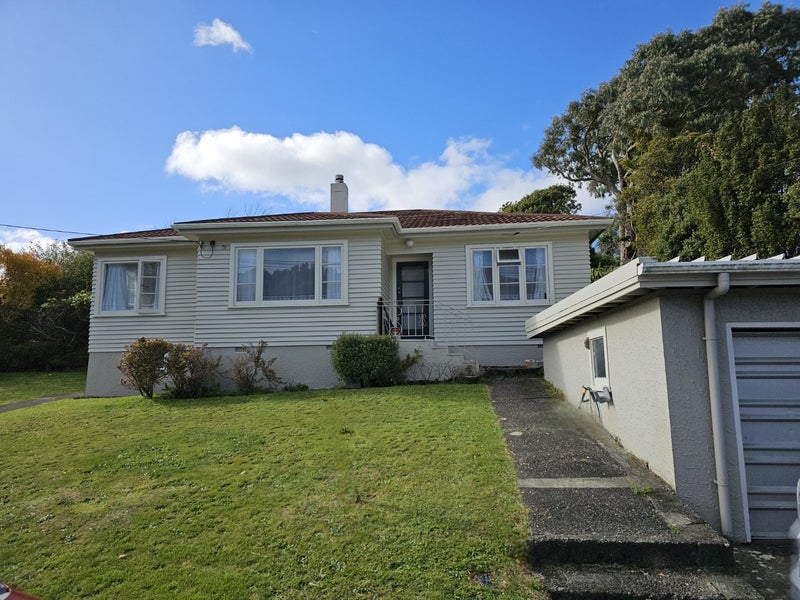 3 Huia Street, Tawa, Wellington - Carousel 1