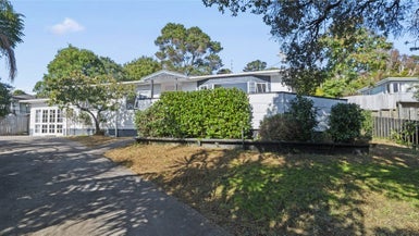 6 Win Grove, Hatfields Beach, Orewa - Carousel 1