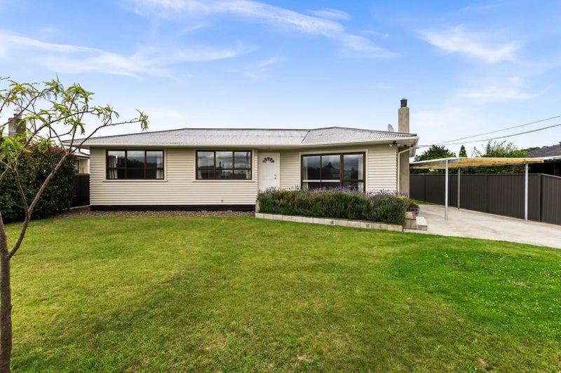 5 Warwick Crescent, Taradale, Napier - Carousel 2