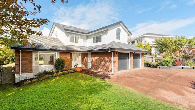 76 Lagoon Way, West Harbour, Auckland - Carousel 1