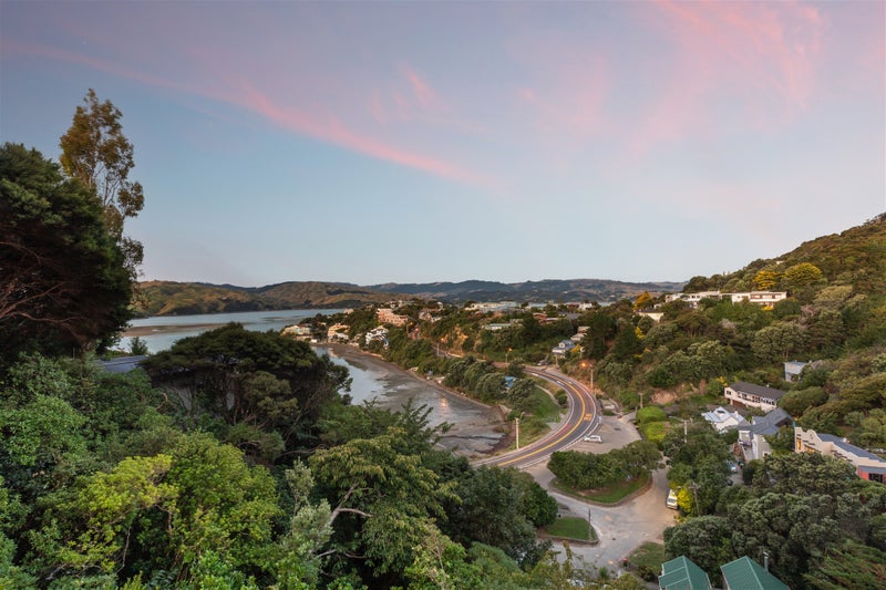 42 Kiriwai Road, Paremata, Porirua - Carousel 3