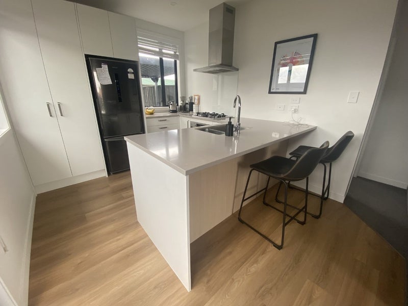 2/14 Mitcham Avenue, Forest Lake, Hamilton - Carousel 2