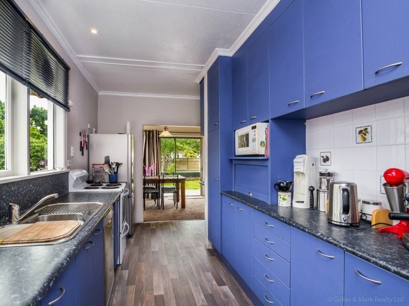 9 Hall Grove, Ebdentown, Upper Hutt - Carousel 2