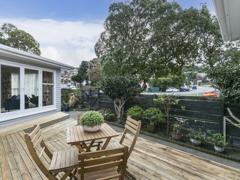 2 Rex Street, Miramar, Wellington - Carousel 2