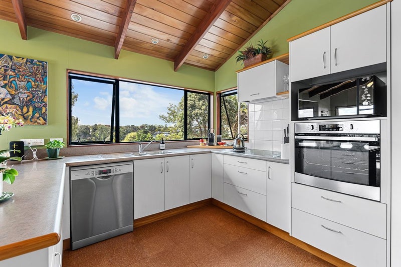 3B Barrett Street, Westown, New Plymouth - Carousel 2