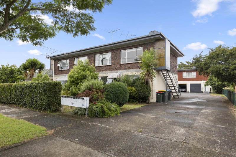 2/189 Hendon Avenue, Owairaka, Auckland - Carousel 1
