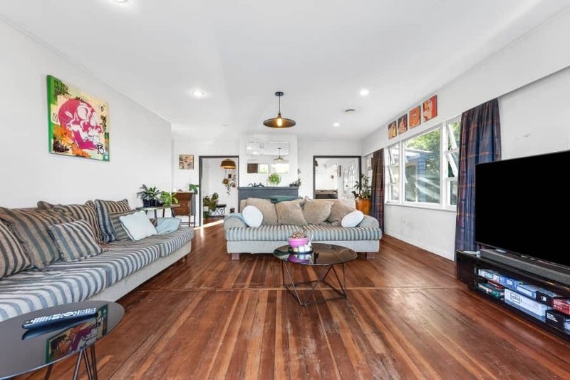 1 Tiki Street, New Lynn, Auckland - Carousel 2