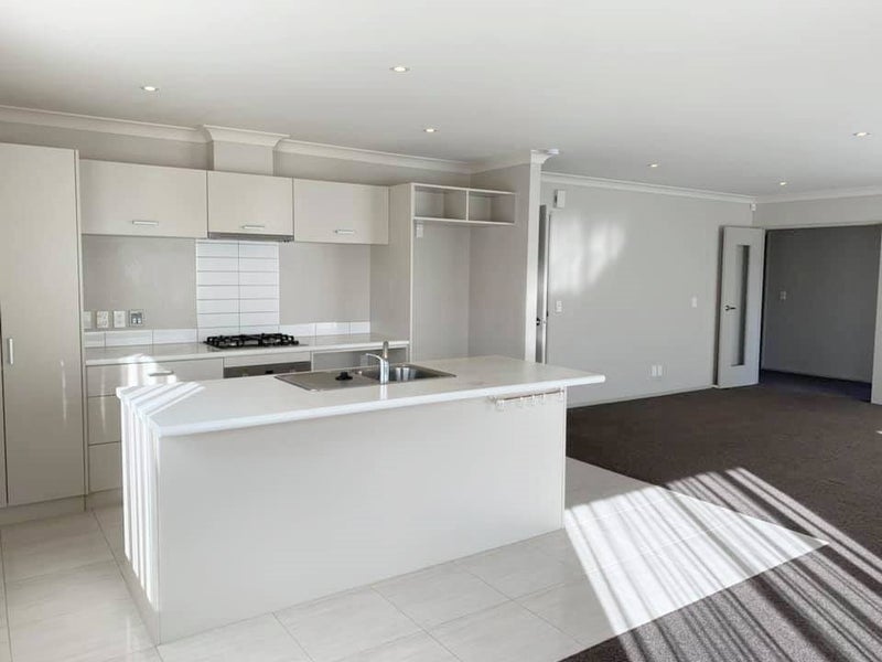 63 Staithes Drive North, Whitby, Porirua - Carousel 2