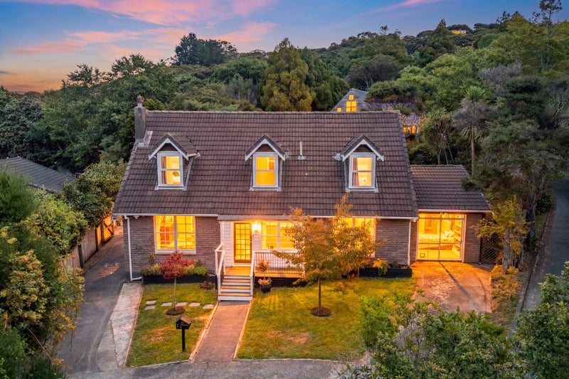 34 Latitude Close, Whitby, Porirua - Carousel 1