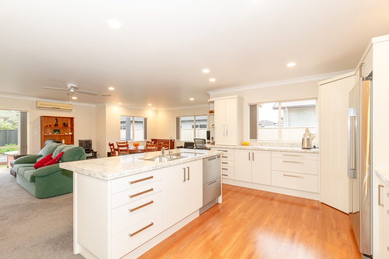 43 Pinotage Drive, Greenmeadows, Napier - Carousel 2