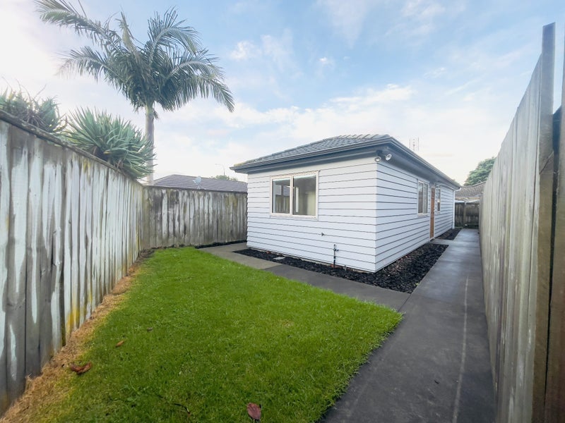 74 Redcastle Drive, East Tamaki, Auckland - Carousel 1