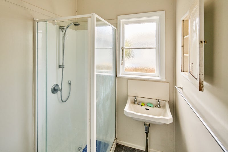 29 Pirie Crescent, Moera, Lower Hutt - Carousel 14